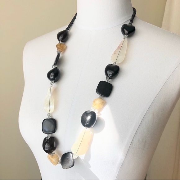 Bold handmade Semiprecious stone and shell statement necklace - Picture 3 of 8